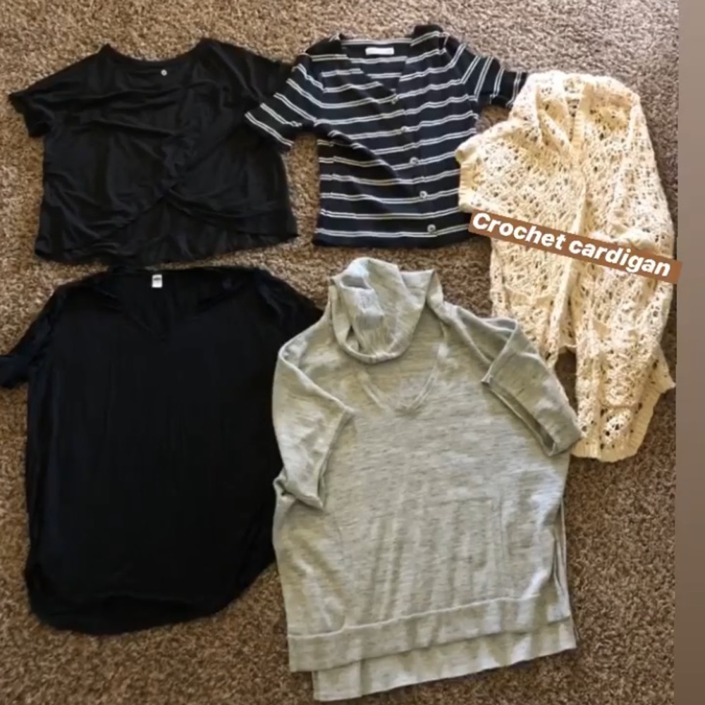 Short sleeve tops.